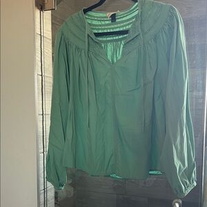 Universal Thread Green Peasant Blouse with V-Neck